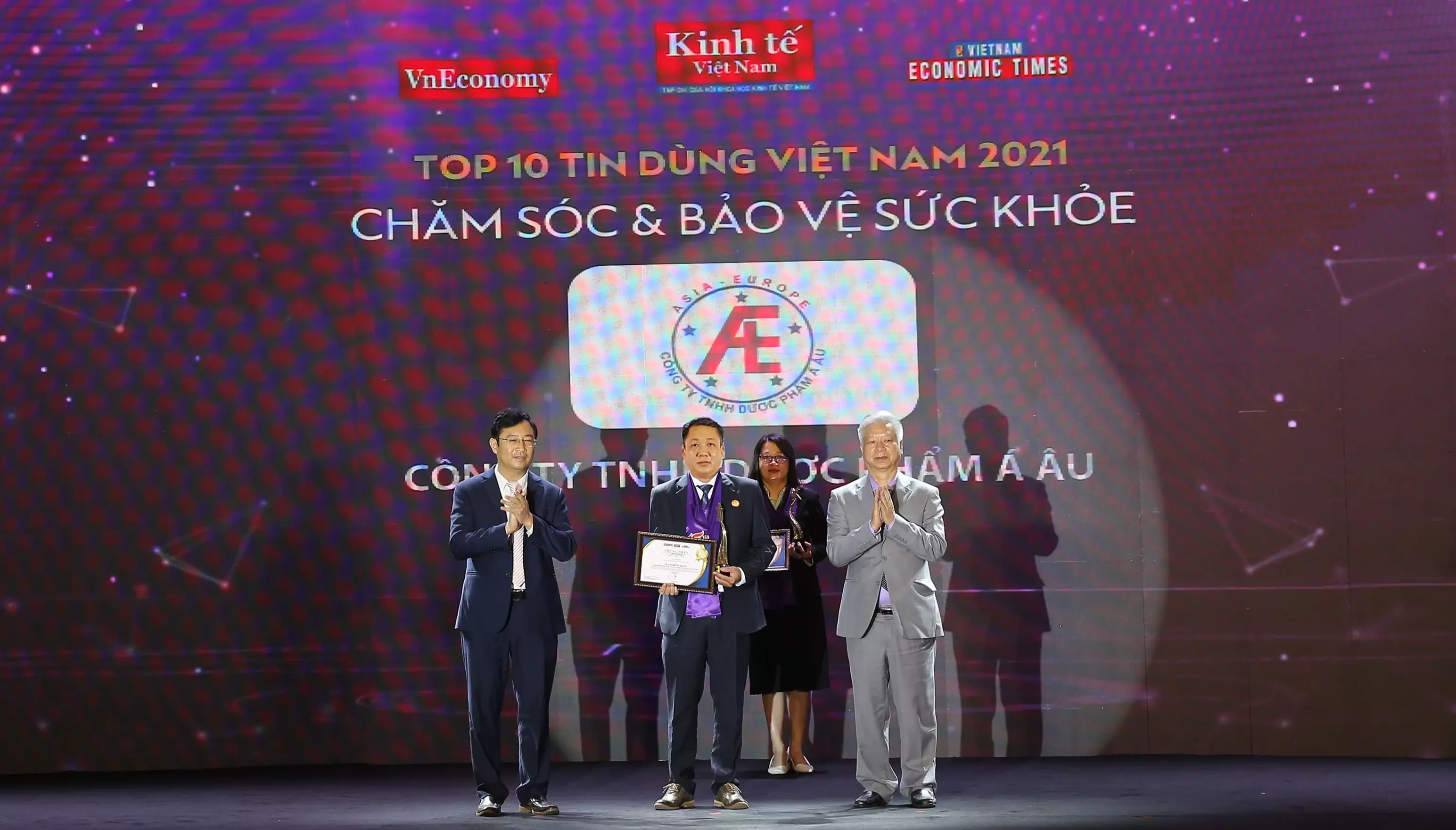 Công ty TNHH Dược phẩm Á Âu tự hào nhận giải thưởng “Top 10 Tin Dùng Việt Nam 2021” cùng 4 sản phẩm vinh dự đạt danh hiệu "Sản phẩm được Tin Dùng số 1 Việt Nam"